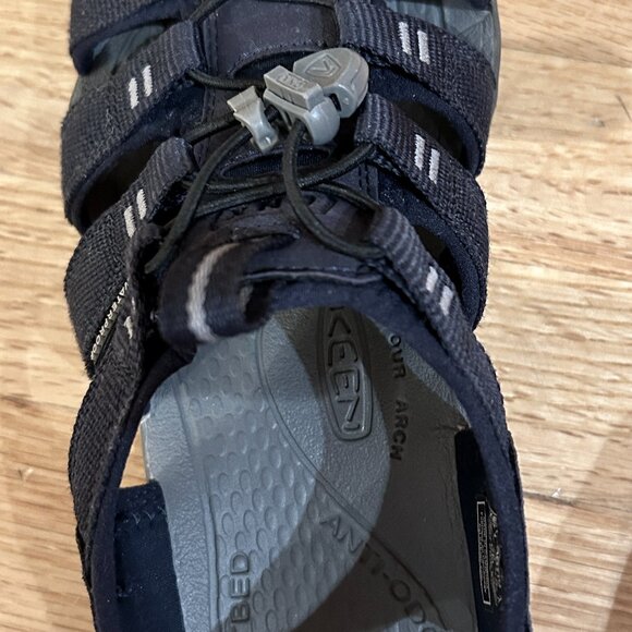 Keen Newport Closed Toe Sandals for Teens / Men Size 8 Excellent Condition - Picture 8 of 9